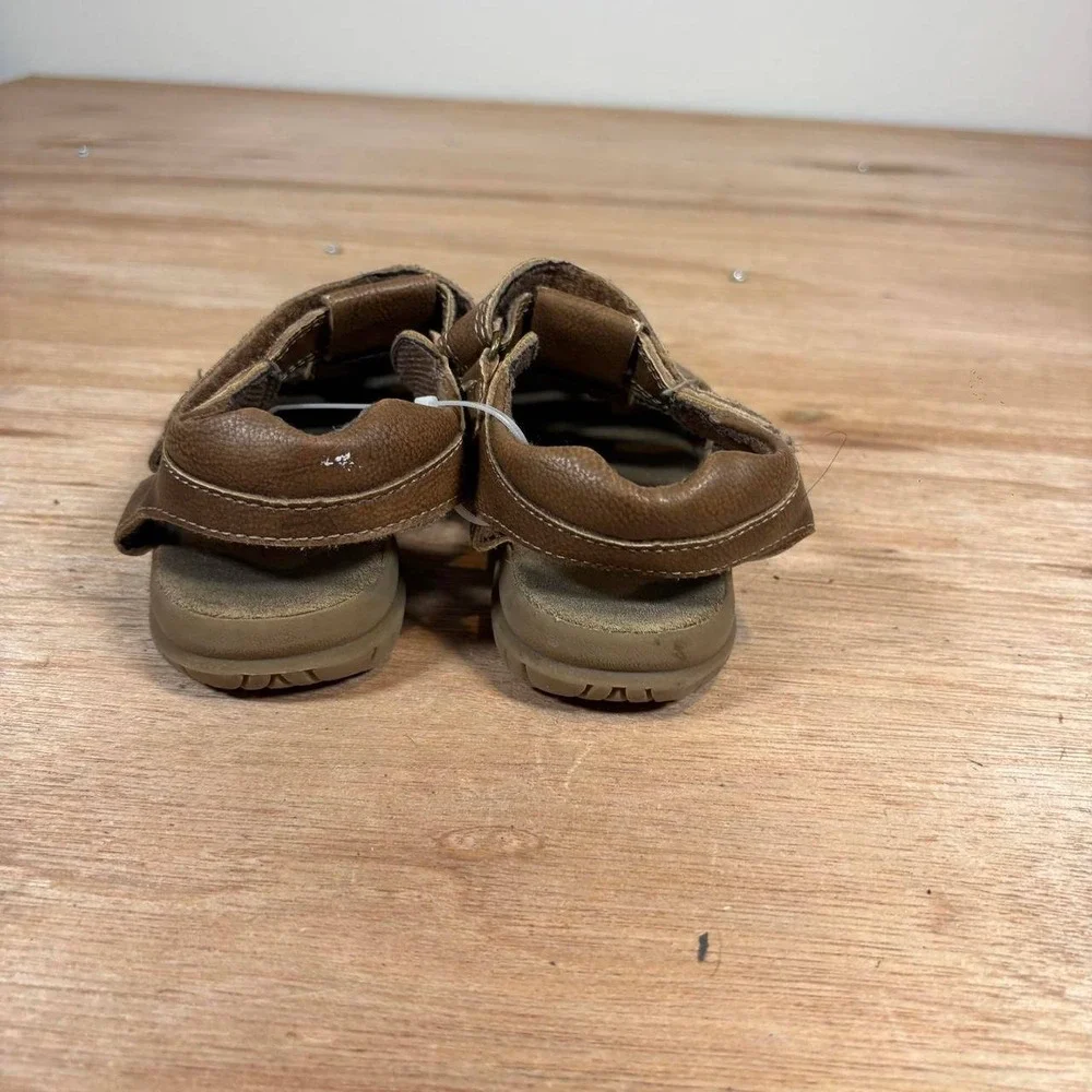 The Childrens Place Boys Brown Fisherman Sandals Hook Loop Straps Size 9/10